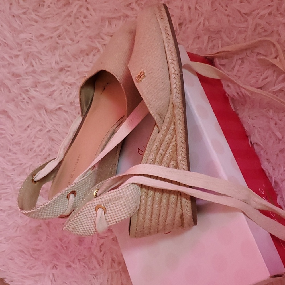 Wedge heels
